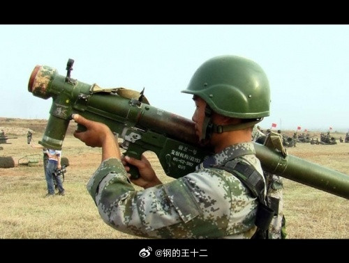 明目张胆的使用黑鹰直升机这种抗打击能力极差的载具深入对手的国土进行几方人员搜救行