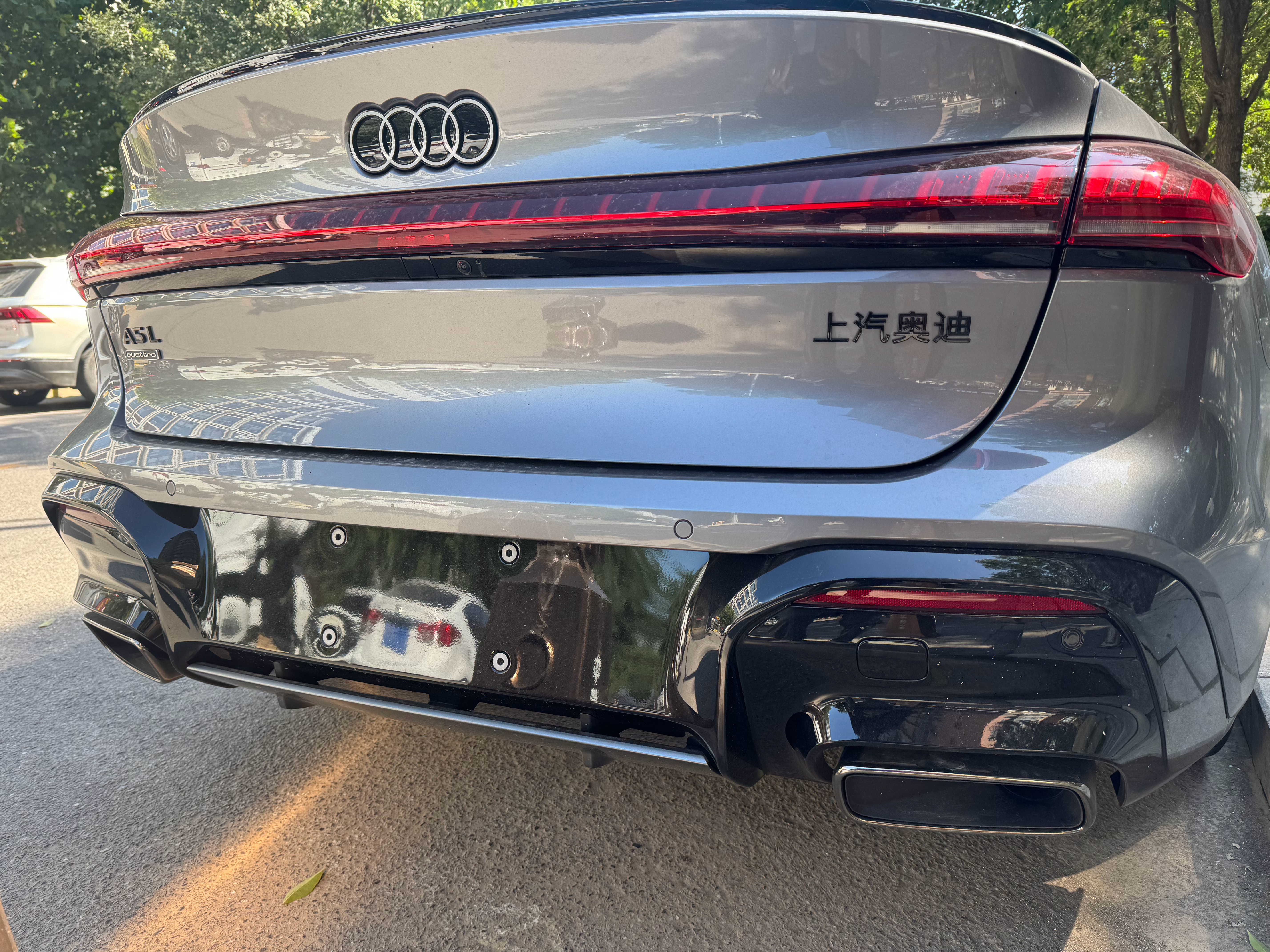A5LSportback我第一次开底盘质感很赞啊把V60换成这个确实是个不