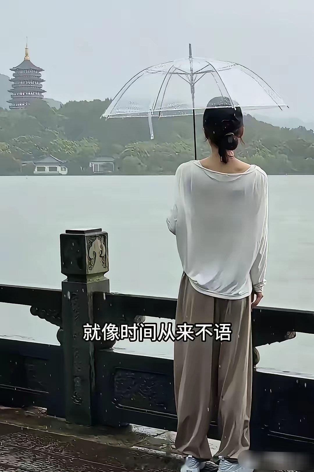 姚笛婚后过得挺一般吧，倒不是她老公嫌弃她，也不是她又爱上了别人，而是她现在整个人