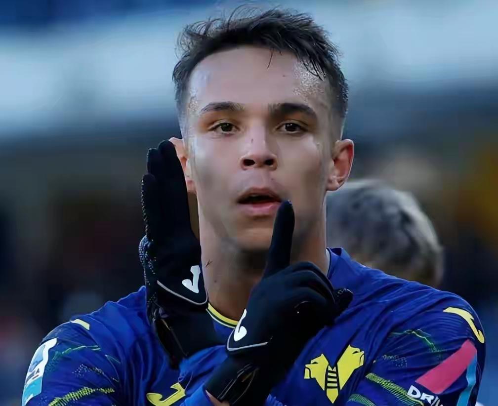 记者孔泰里奥:国米正试图在明年1月就锁定维罗纳前锋乔瓦内的转会，并在明年夏天把球