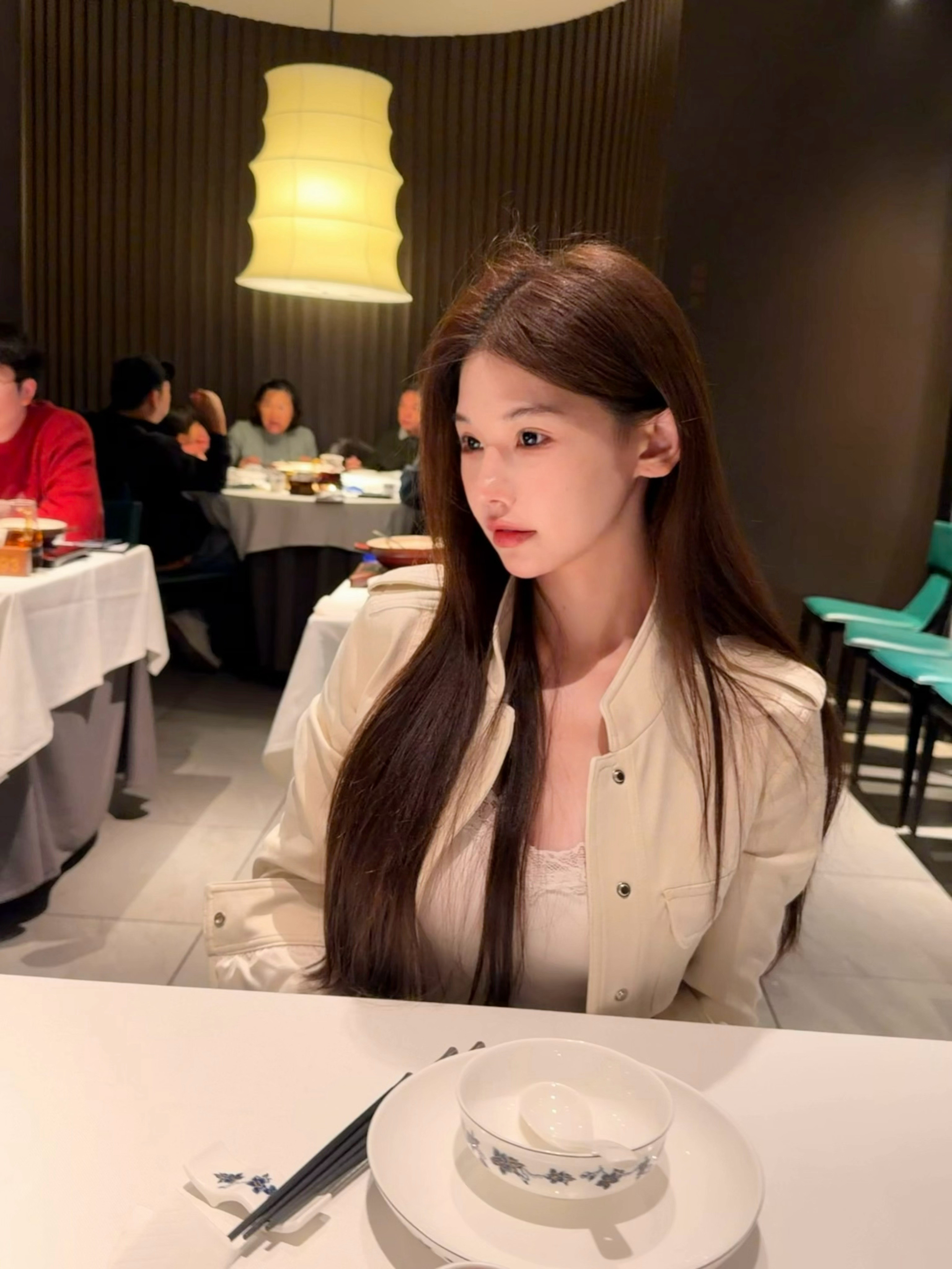 最近不爱画眼妆了感觉不画眼妆眼神看起来清澈一点哈哈哈