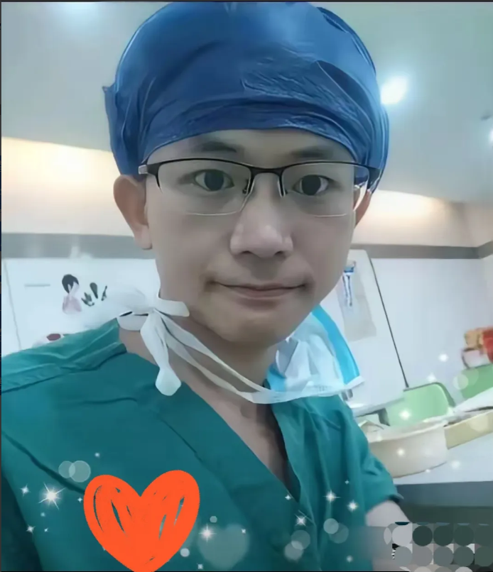 又是一起悲剧湘雅二医院罗帅宇事件，真的太让人揪心了！ 28岁的罗帅宇，是临床