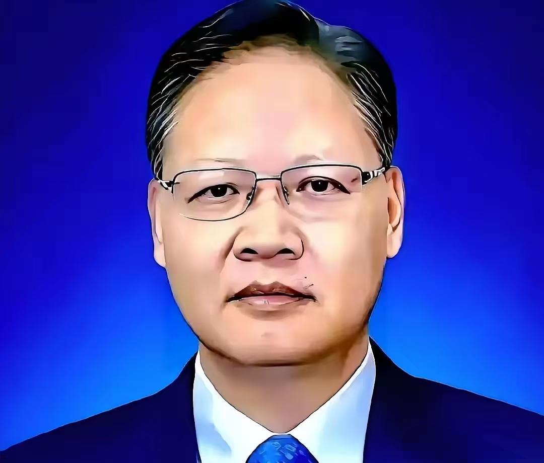 前脚，大使刚把纪念品送到第十万个印度签证申请人手上，这位申请人单独享受免签证费福