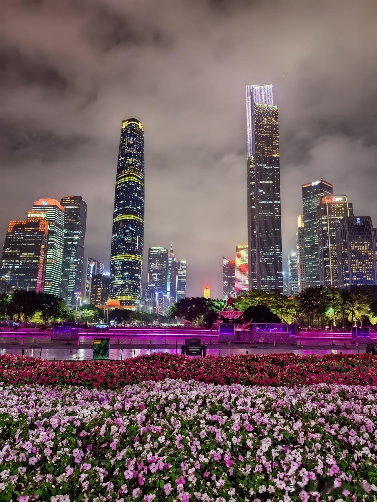 如果只在广州住一晚，我会推荐你去这个地方，夜景太好拍[比心][比心]海心沙亚运公园，