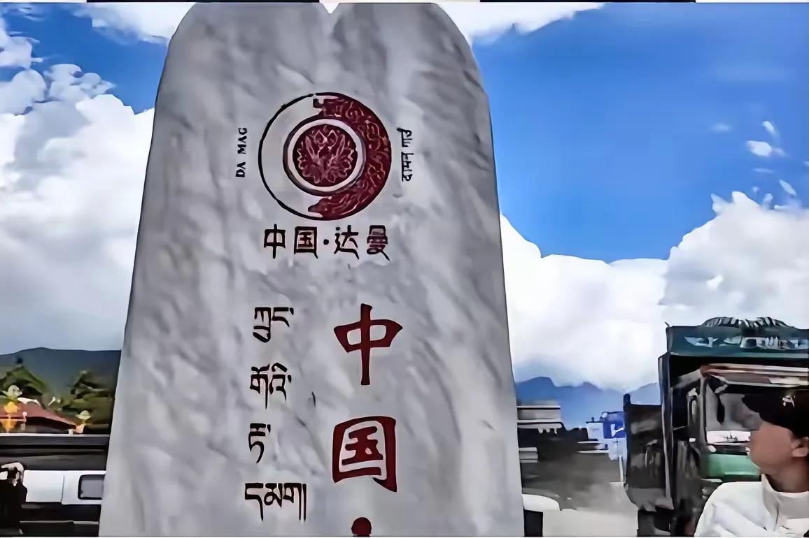 甲：观众朋友们，大家好啊！乙：大伙儿好！甲：今天咱俩说段相声，讲个真事儿——