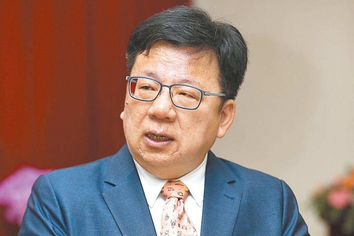 民进党逼退李俊俋断尾求生日前，台“监察院”秘书长李俊俋因使用公务车送宠物被曝光