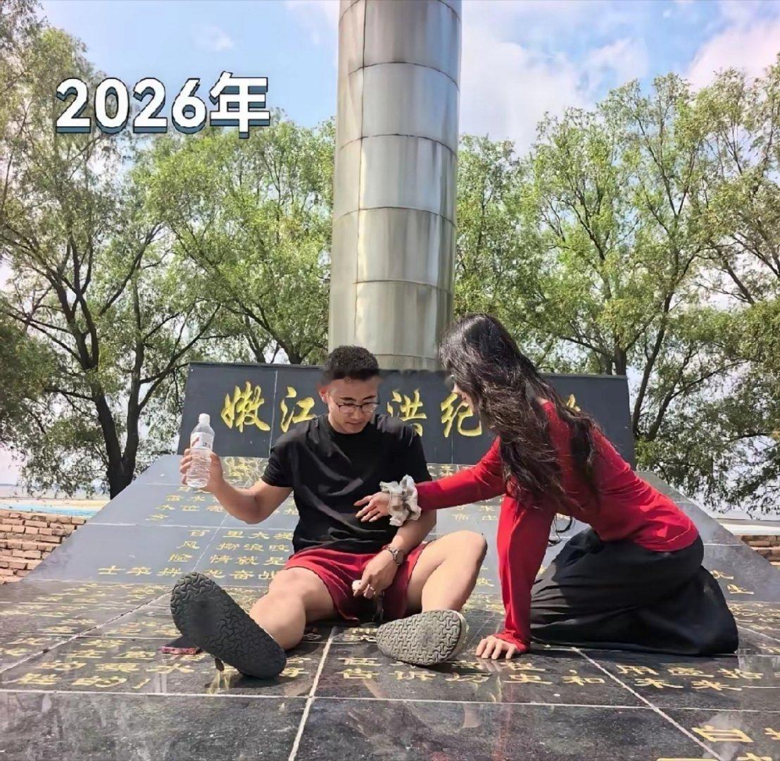兄妹变化真大，有点想磕“伪骨科”