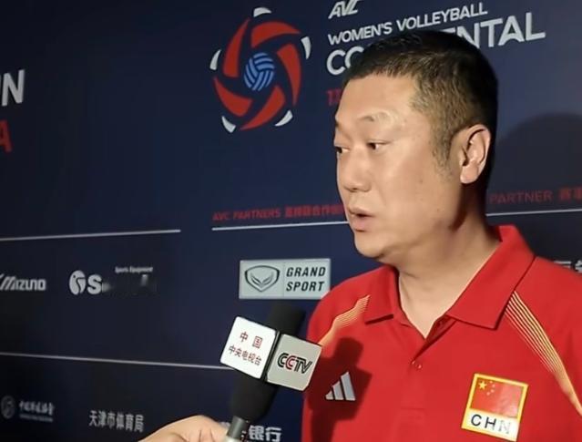 中国女排传来三个消息，第二个消息最振奋人心！ 我认为，这三个消息里真正值得高