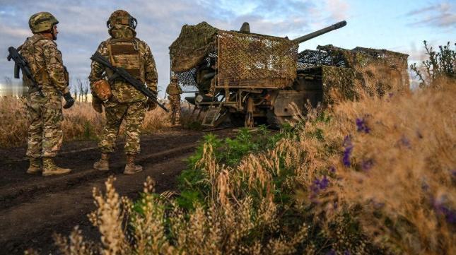 俄乌战场的红军城战役简直颠覆认知，之前传得神乎其神的俄军17万兵力猛扑，原来全是