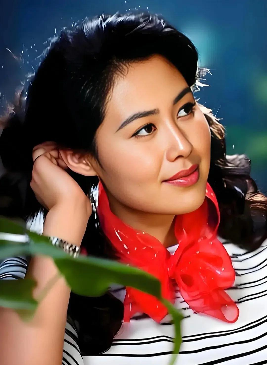 没有美颜的旧时光，这几位老牌女演员惊艳岁月。斯琴高娃，朱琳，张瑜，刘晓庆…这