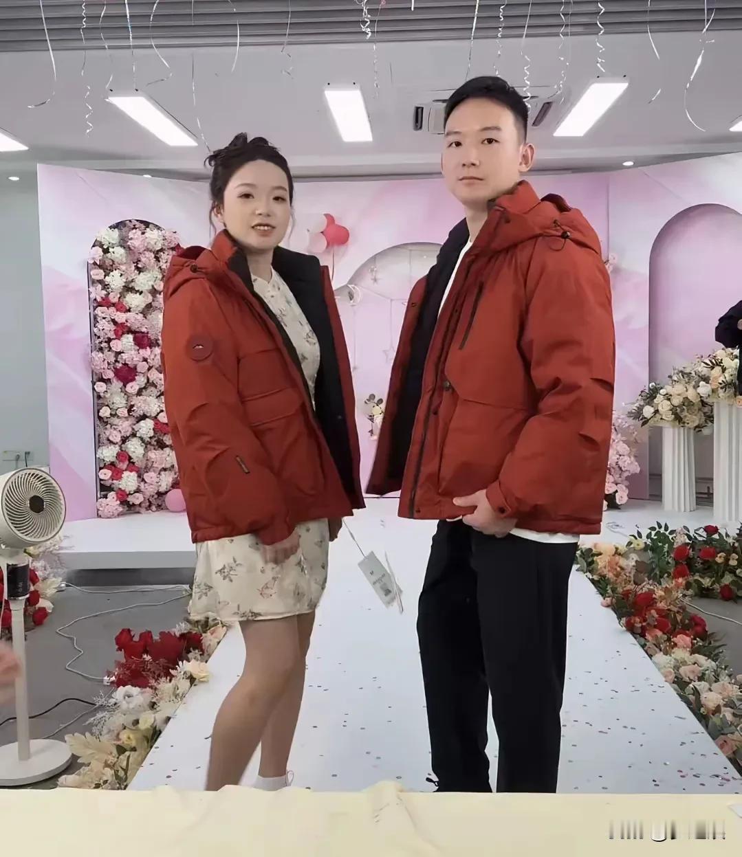 谢浩男和大妹的太养眼了，哥哥和妹妹一起上阵，许妈这心里得多开心啊，生活变了了个3