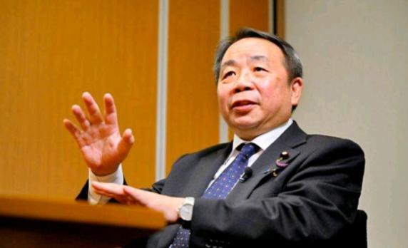 石平表示，：我8月15日参拜靖国神社这件事，似乎在中国成了大新闻，但是一