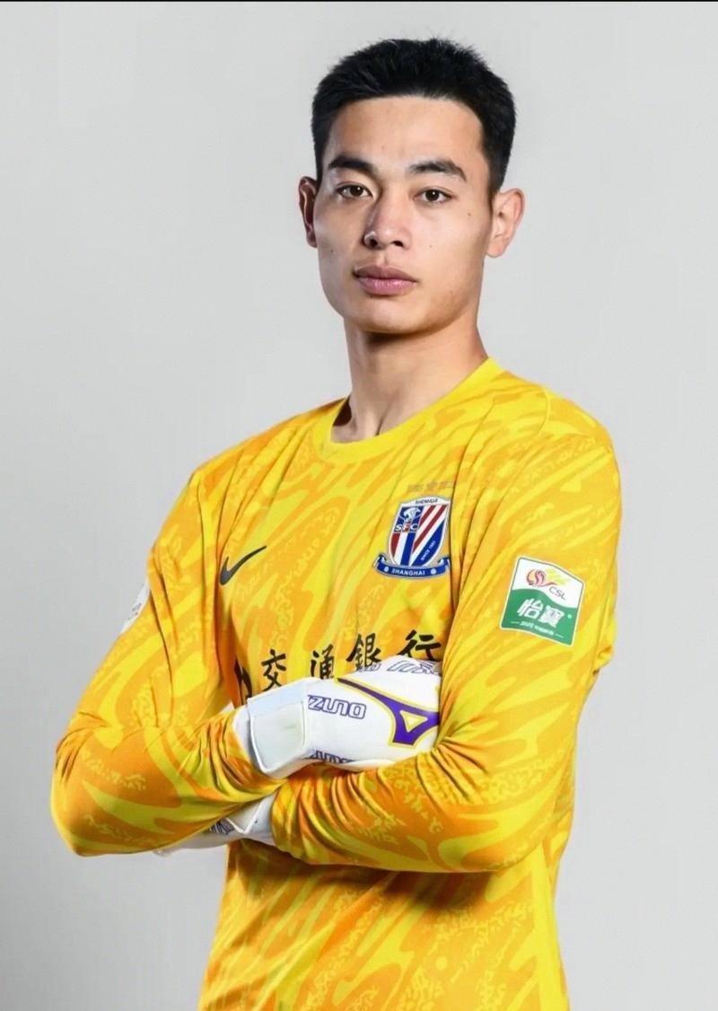 辽宁铁人下赛季会不会向申花引进国门薛庆浩吗？因为薛庆浩目前突然又遭到斯卢茨基雪藏