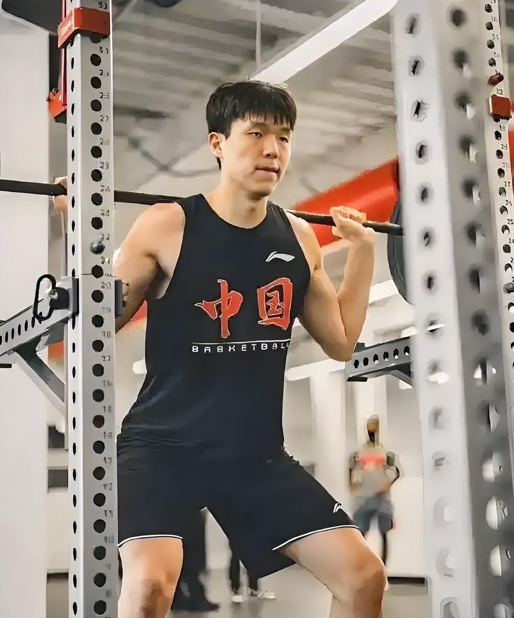 杨瀚森要想彻底立足NBA，需要先改掉自己这3样软肋才行。一、习惯性慢热。相信