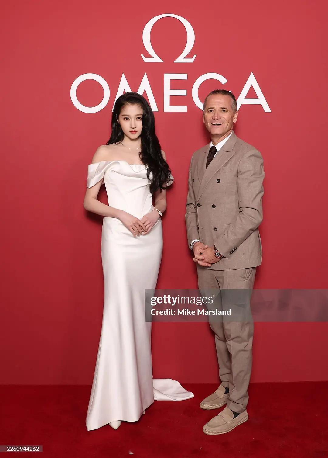 关晓彤米兰活动G社生图状态，这个妆造神了，美的很