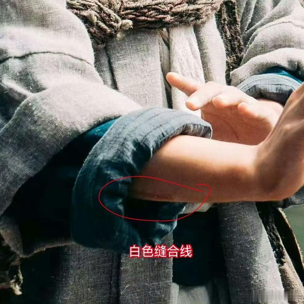 4月28号好深的一道疤，两年多了还没好，从来没有听他说过，出图都会p掉，拍广