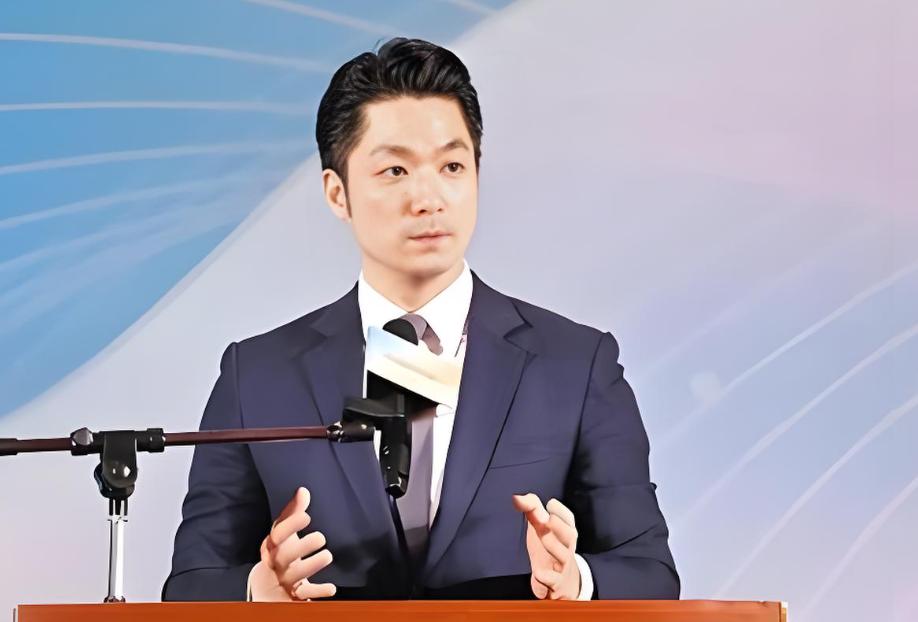 蔡正元再批郑丽文后，蒋万安暴露真实想法？日前，蔡正元把杀手锏拿出来了，那就是