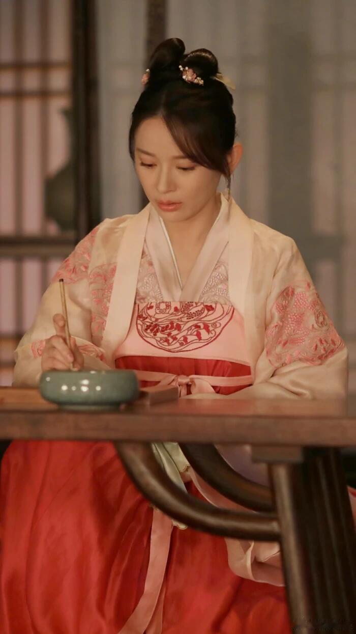 《知否》：心高气傲的墨兰，究竟该嫁谁才幸福？《知否》里，盛墨兰虽是庶女，却因父