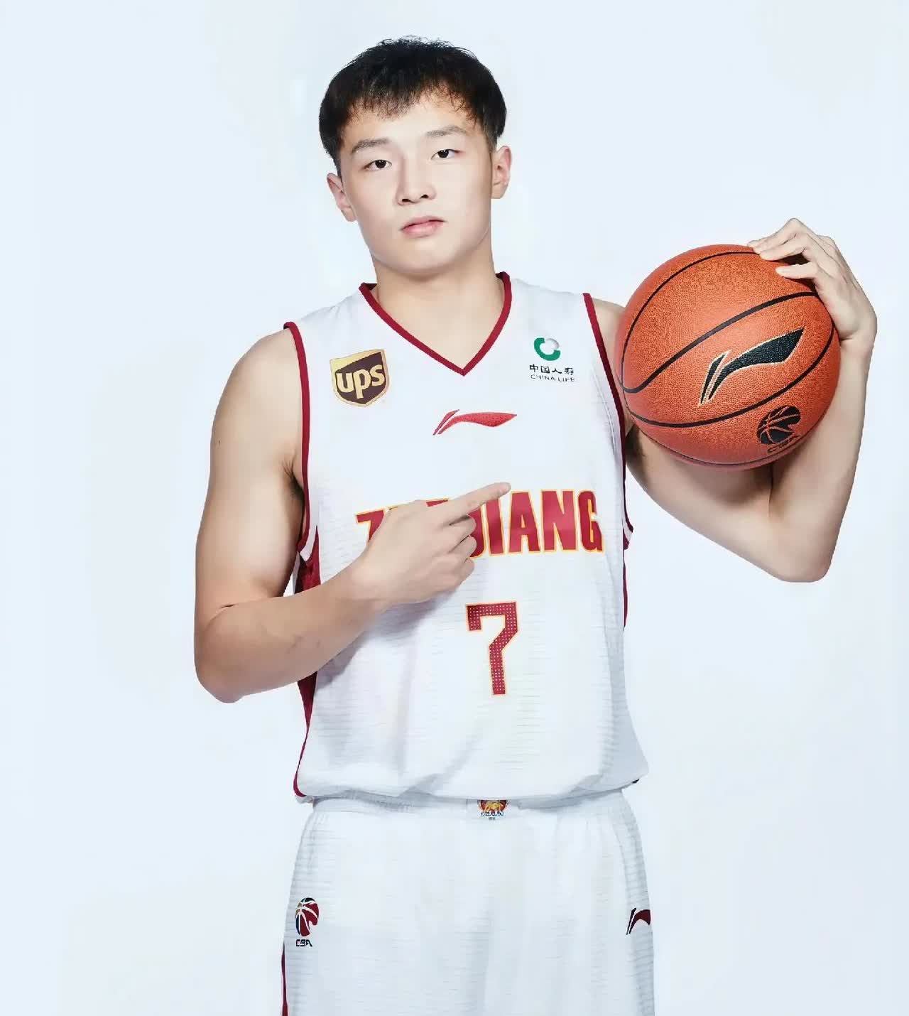 我敢打包票，不仅浙江男篮没想到，就连王奕博自己也没想到，青岛男篮能给