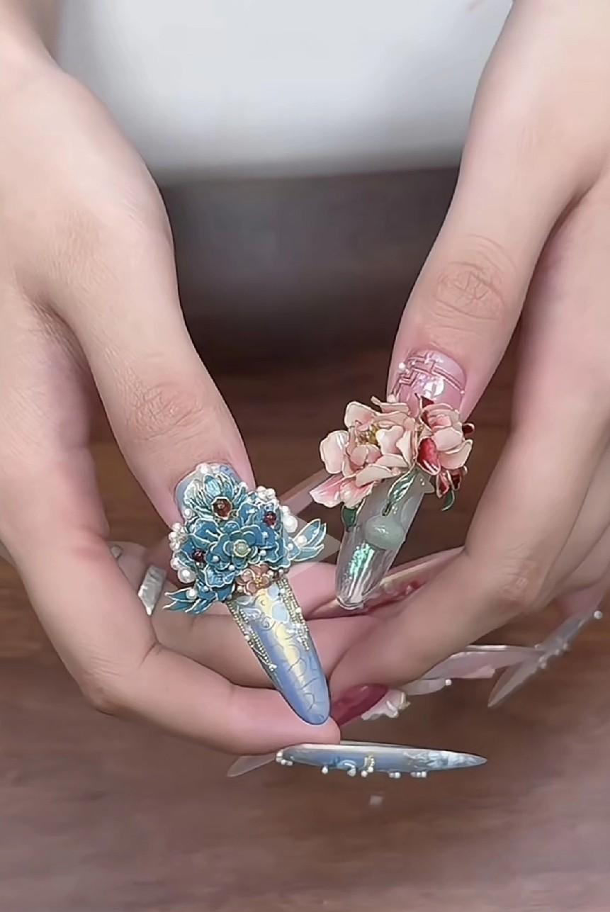 没看之前：什么美甲要一万？看过之后：这一万花得真值！！！刚刚看到一个网友为了