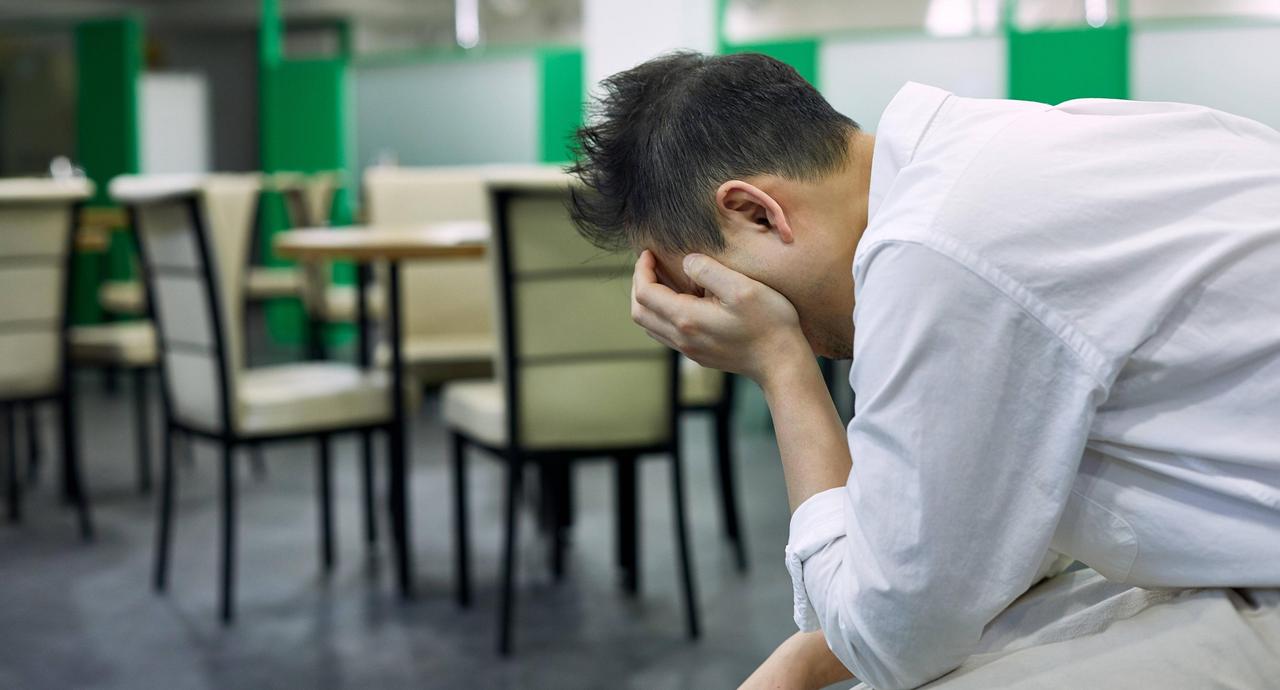 一个朋友昨天跟我说，他网店去年卖了八百万的货，年底一算账，倒赔进去十二万。退