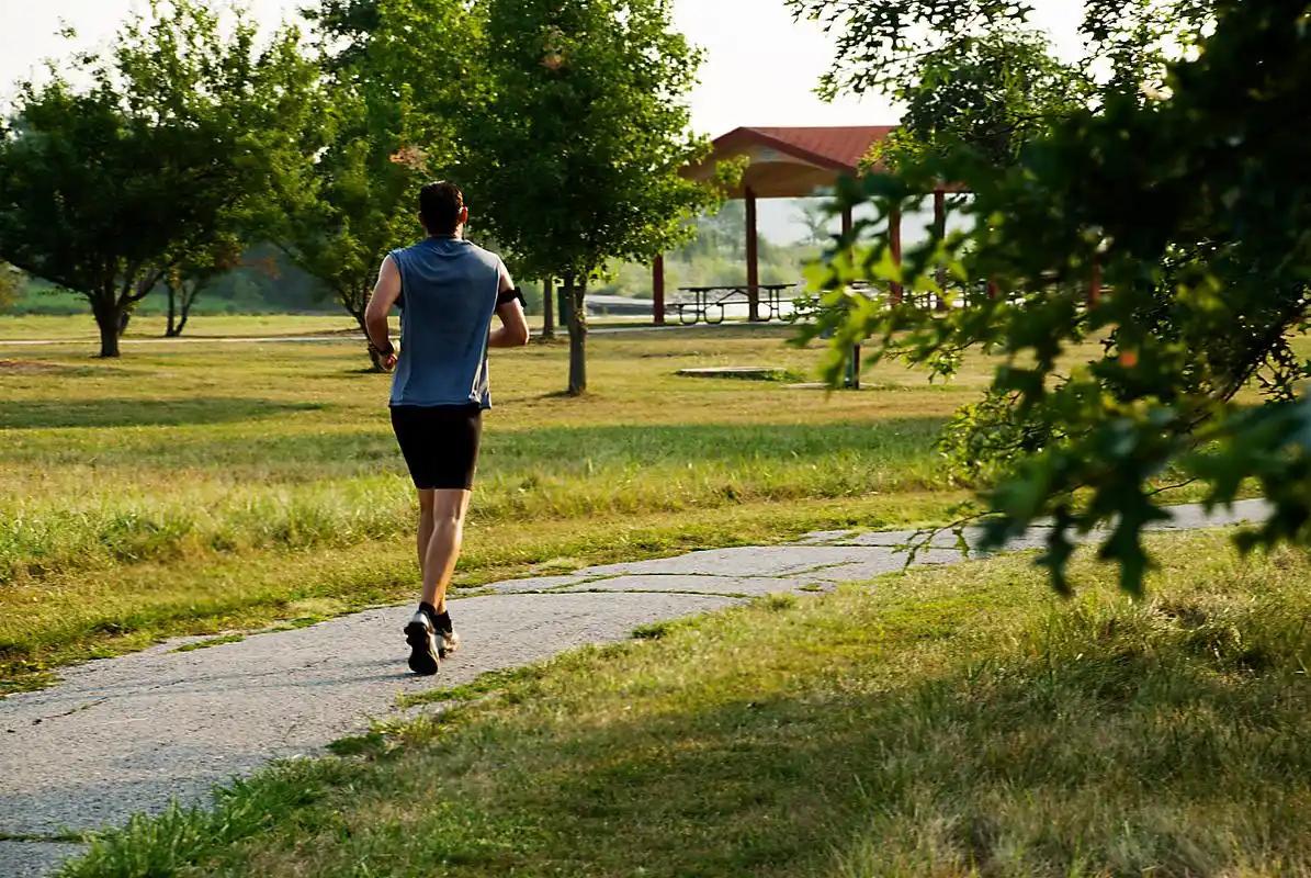 38岁小伙坚持晨跑一年,体检报告出来,医生都愣住了!杭州38岁的张先生,
