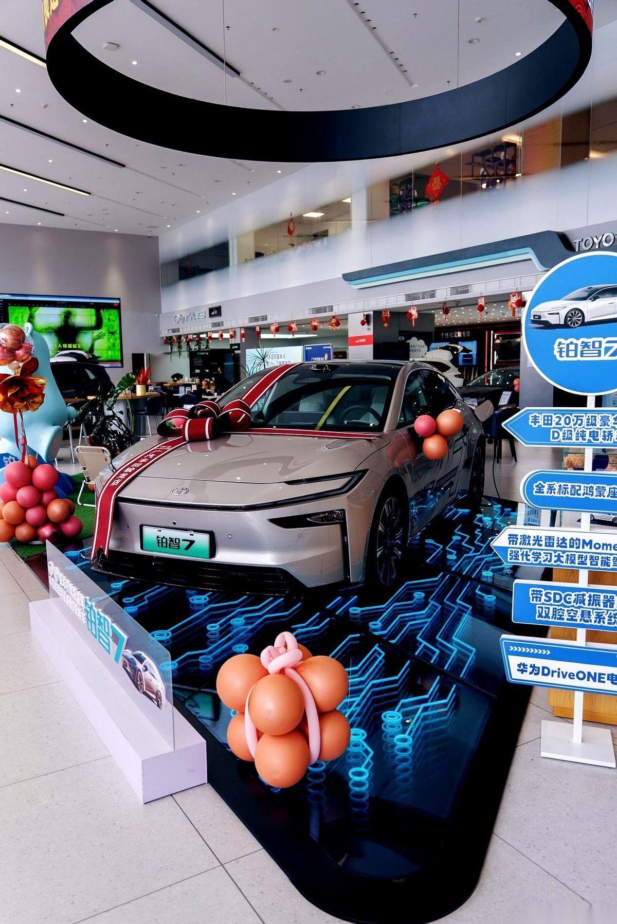 一个以前没人注意的现象，正在悄悄发生：女人买第二辆车，跟买第一辆，完全是两个物种