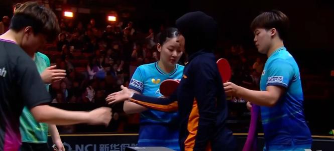 大满贯混双1/8决赛日本组合张本美和/松岛辉空3:1战胜对手，然而刚拿到单打世界