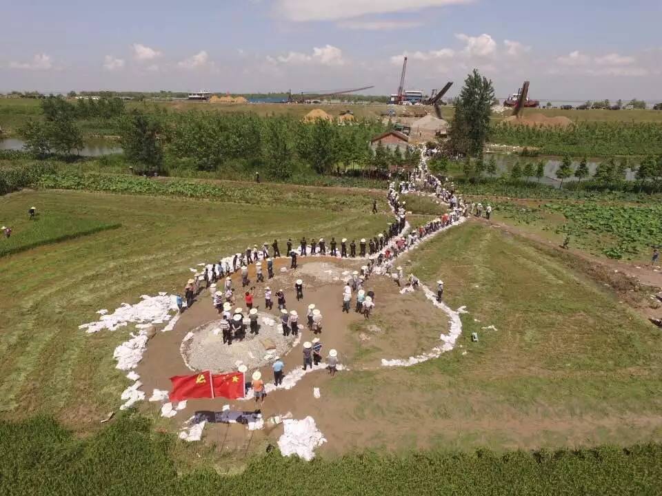 沅江茶盘洲苏湖浃堤险情得到控制, 抢险仍在进行中