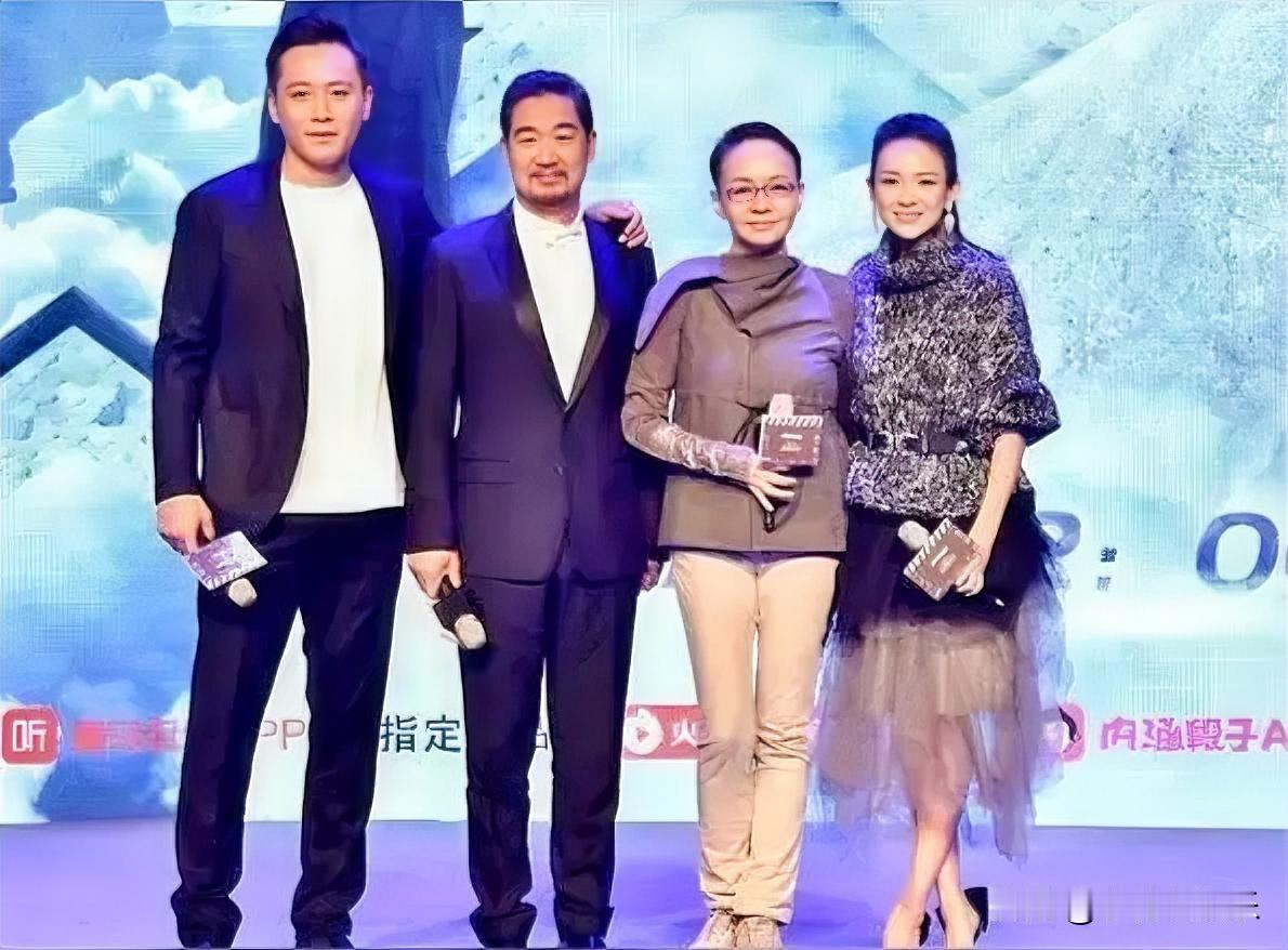 识右边的章子怡、宋丹丹和张国立，左边的这个大高个是谁啊？他是演员吗？没见到演过剧