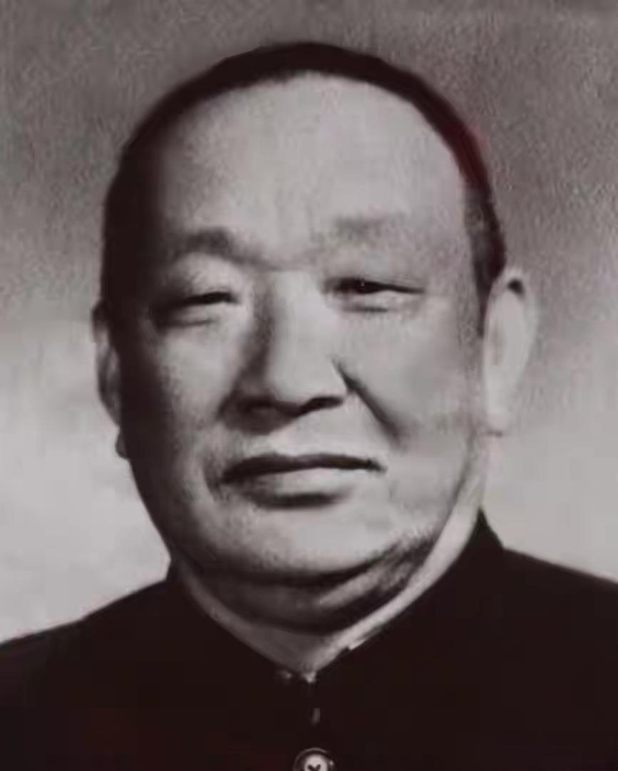 红军长征至云南，正面临绝境，突然发现大批弹药粮草，谁雪中送炭？十几年后，曾经的“