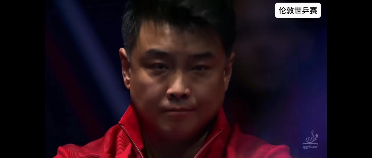 他笑了，终于笑了。这或许是王皓教练在伦敦世乒赛截至目前最为舒心的一天。每一场