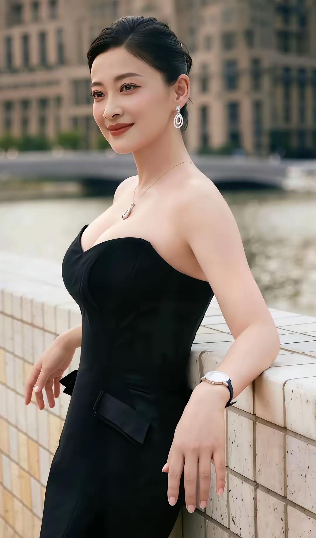 谁能不爱梅婷？演技与颜值双在线，这才是实力派女演员的模样梅婷贵妇气场梅婷身高