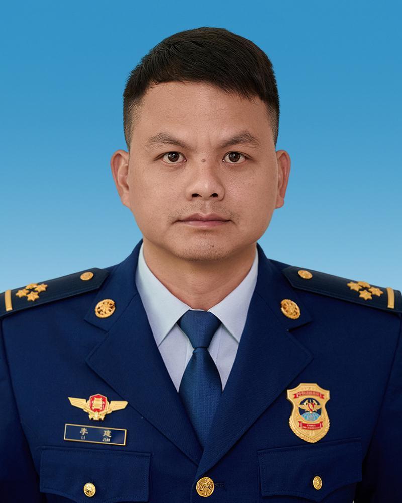 李建，男，汉族，1984年9月生，广东江门人，中共党员，2002年12月投身消防