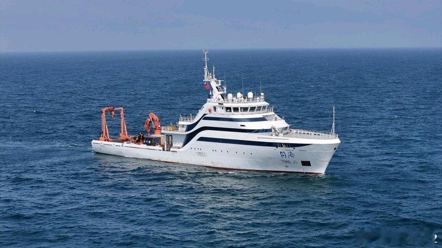南海的“同济”来了[doge]5月15日同济大学第一艘海洋科考船——“同济”号试