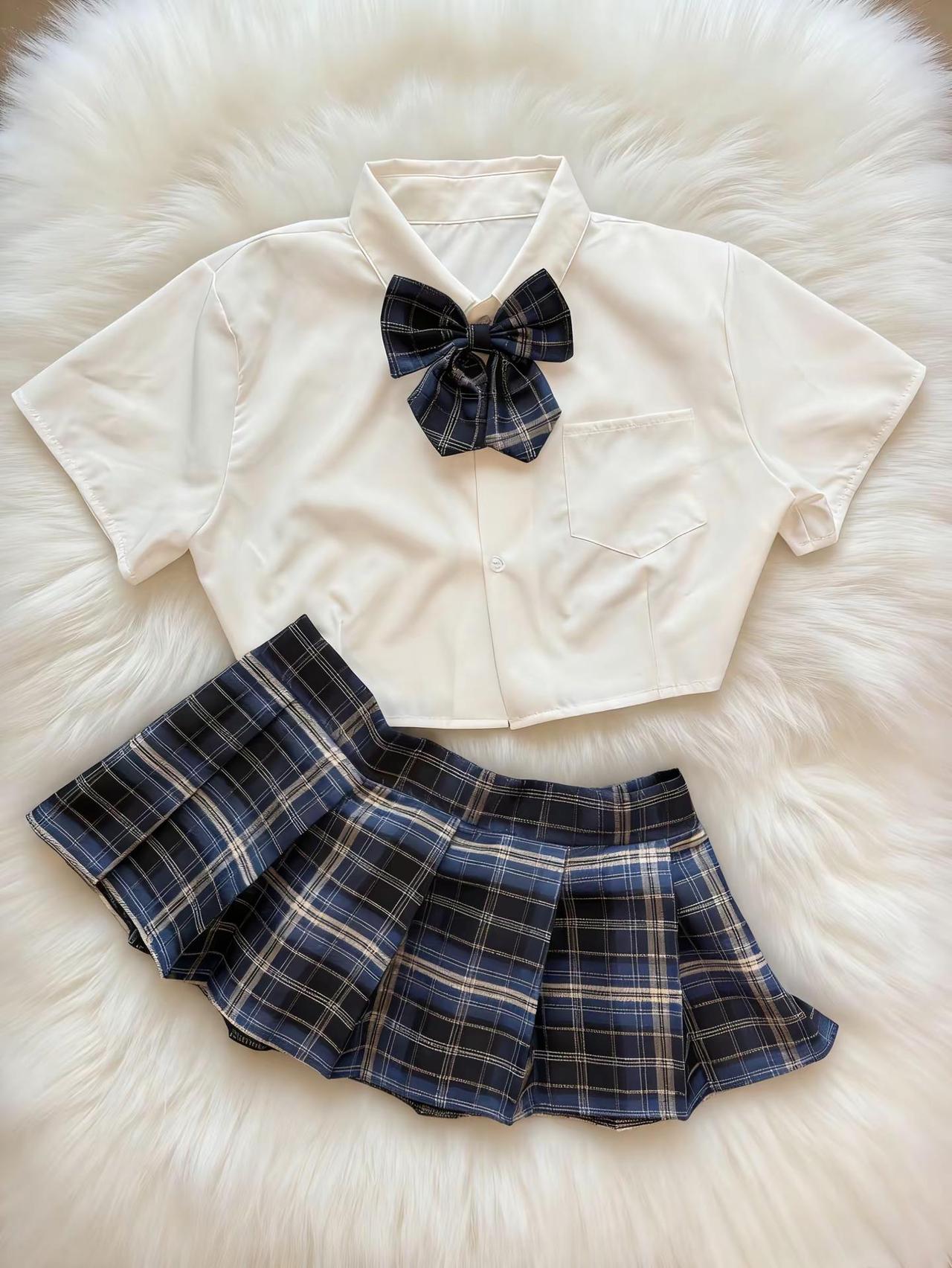 谁穿谁好看。天呀，太甜了，太青春了学院风穿搭格子裙搭配约会神器