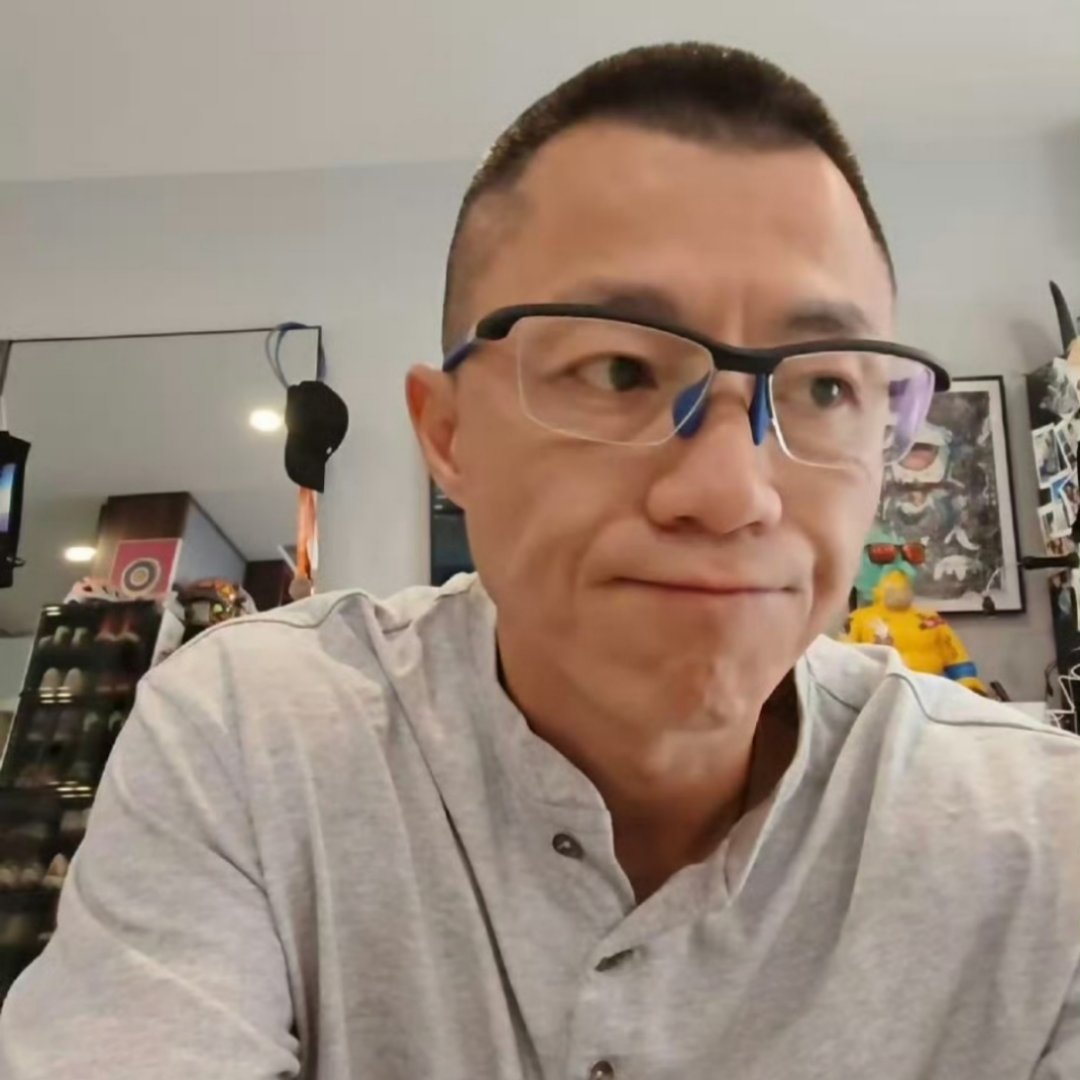 学历低的人没上过足够多的政治和思想品德课，脑子里缺少约束，很容易行差踏错。