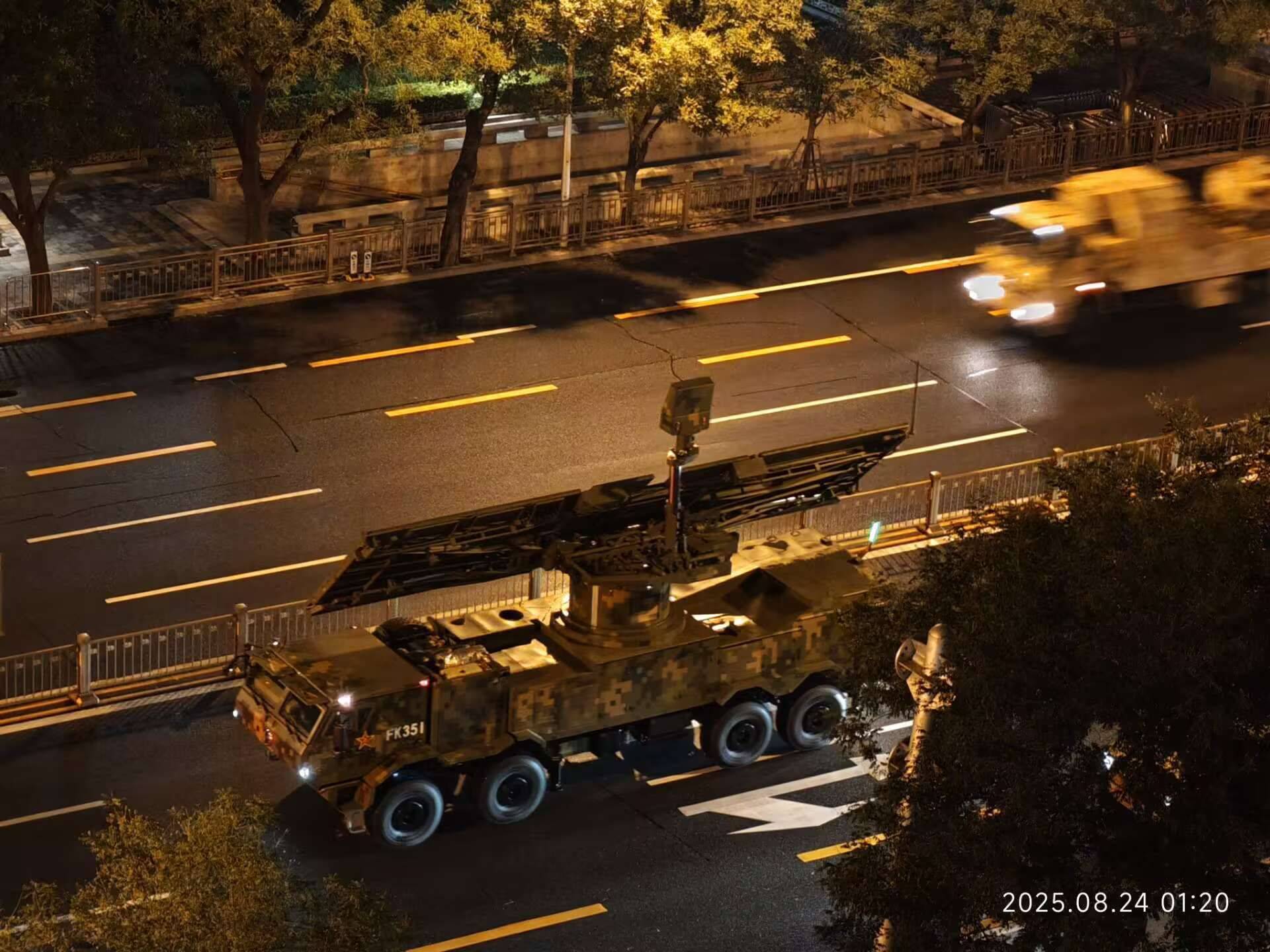 FK-4000微波反无人机武器系统也转正了[墨镜]大面积硬杀伤无人机武器，东大队