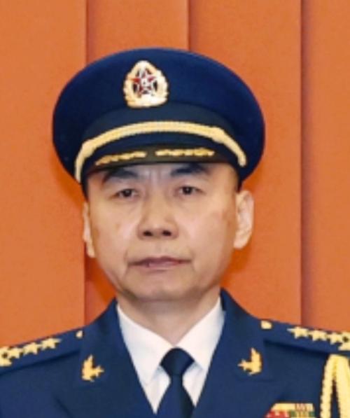 国家于日前做出重大人事部署。据央视新闻7月3日报道，王刚正式晋升上将军衔