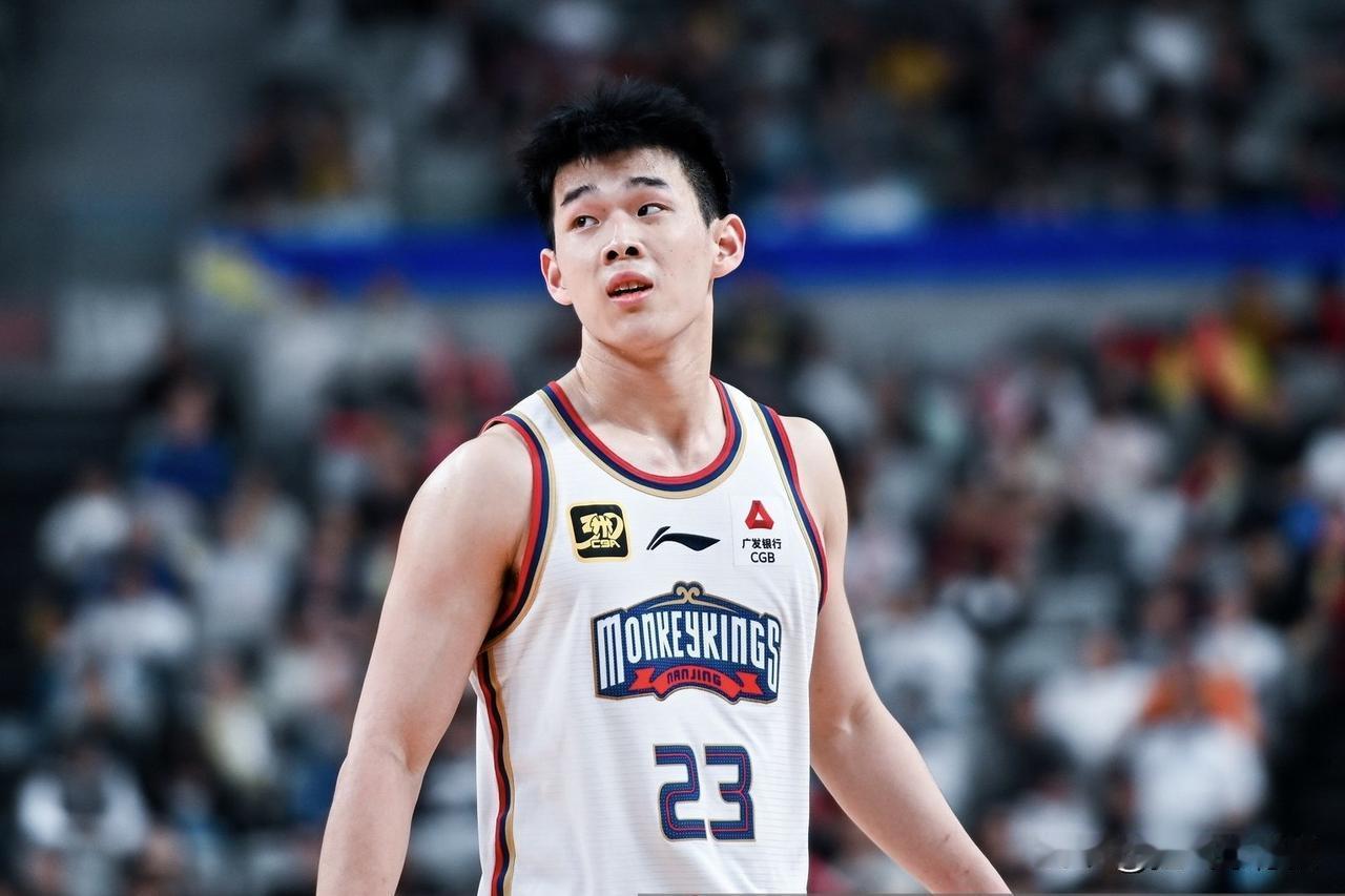 据开拓者记者VictorSun消息，中国篮球新星林葳受到多支NBA球队青睐，收
