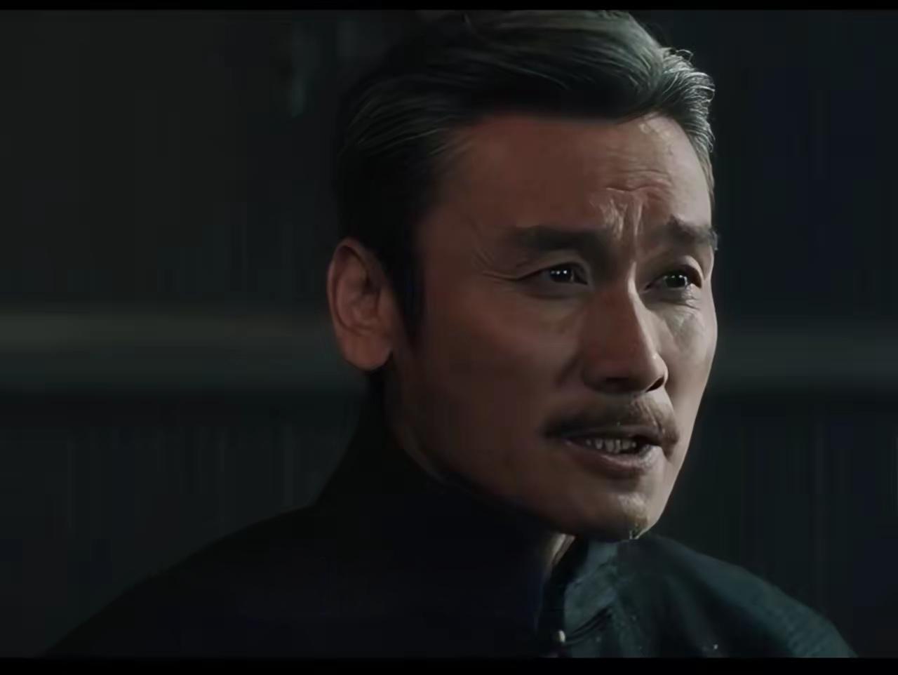 追剧《归队》邵老板花128根大黄鱼买下了肖铁林的烟土和酒楼。汤德远与邵老
