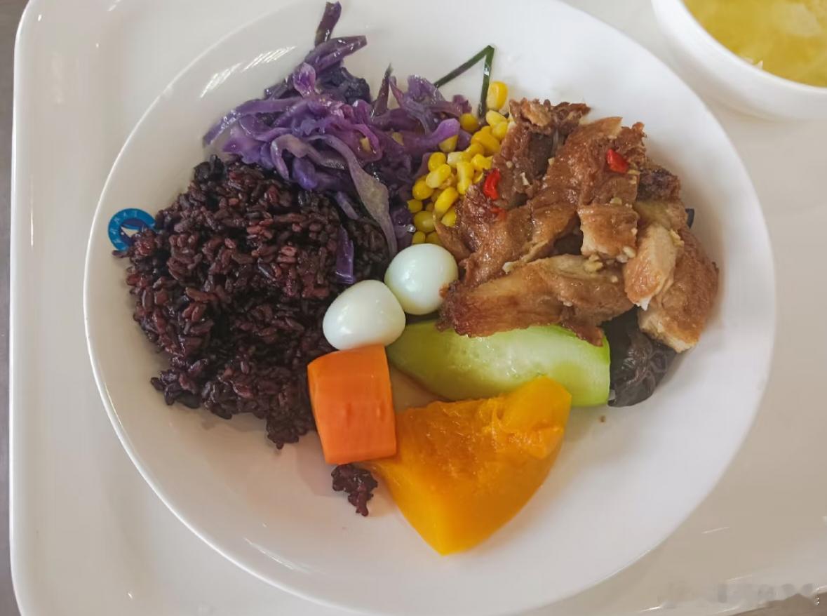 加了满满的酱料汁，不然真的太清淡