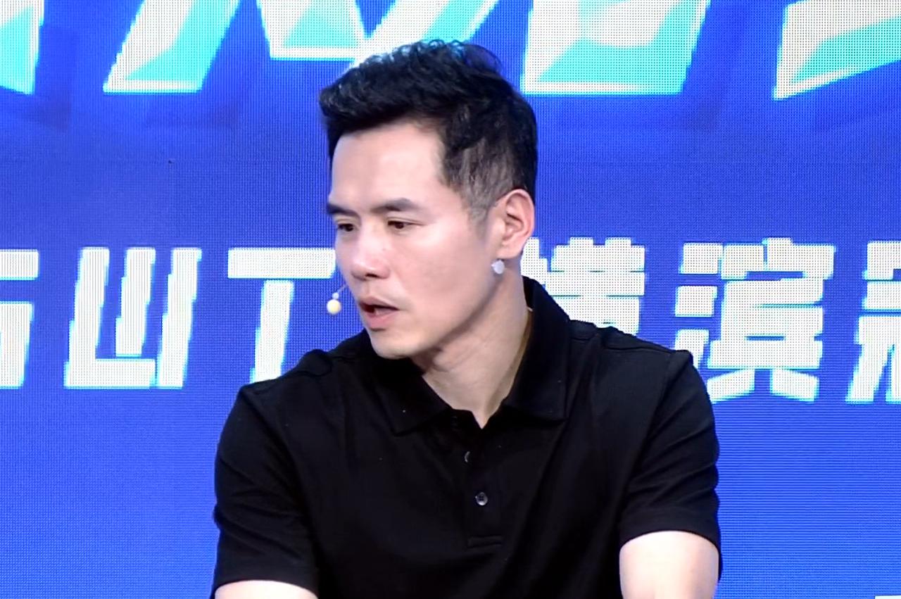 张本美和为何能在先丢两局的前提下，连赢3局？刘国正当场做了复盘。刘国正说：这