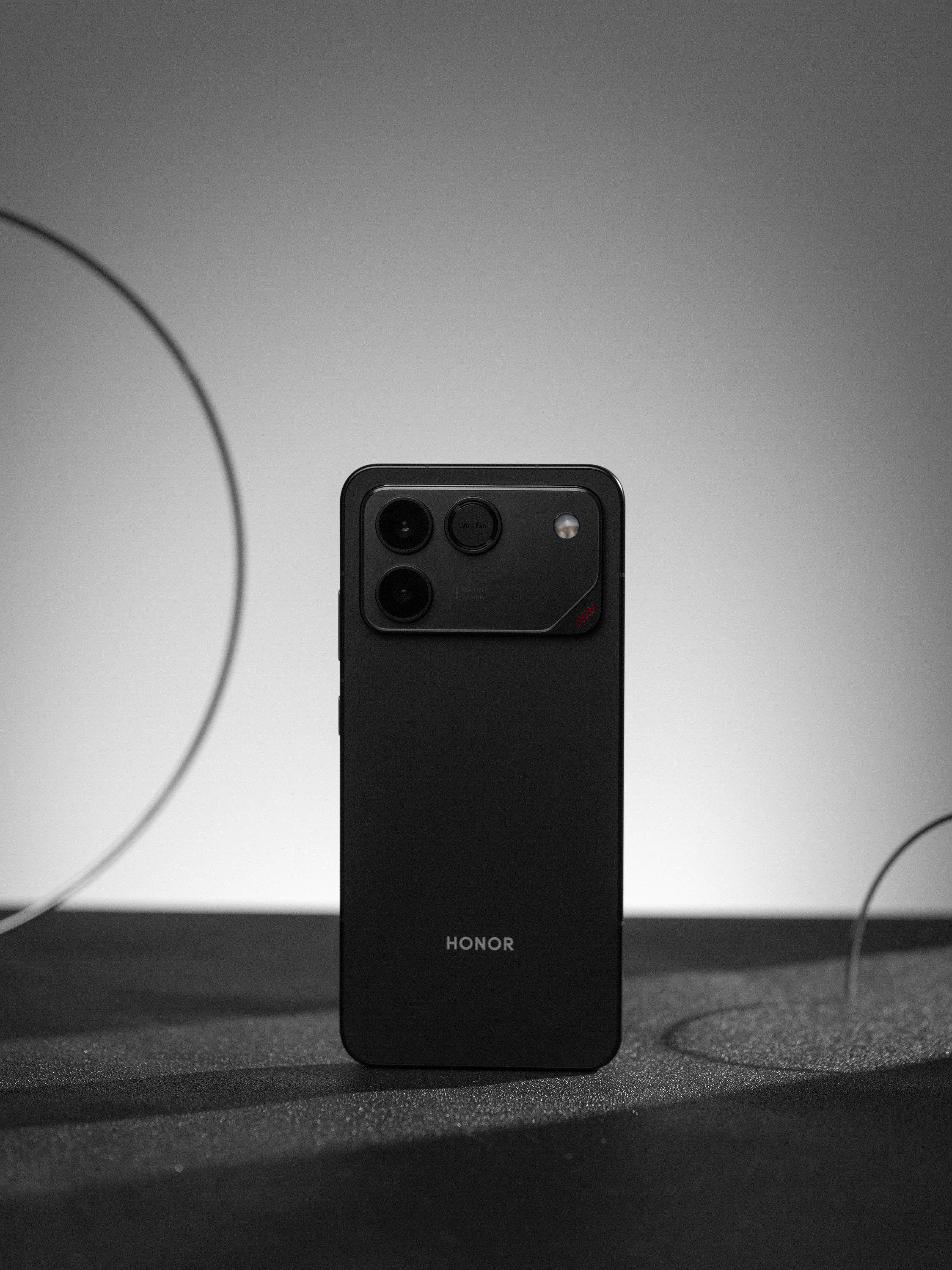 📷拍了几张「充电宝」真的挺离谱的，虽然厂商们在电池上面卷得挺快，但真的没想到