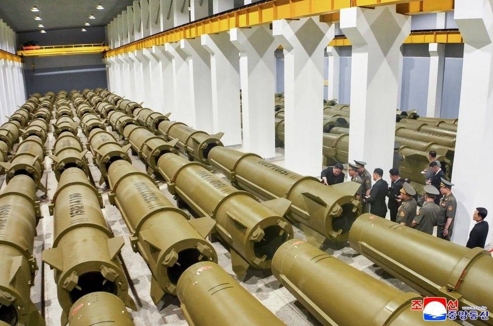 数量庞大的金斯坎德尔--“火星11”生产厂房北边的导弹、火箭炮、炮弹产能在飞