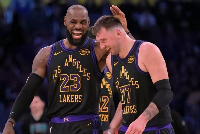 湖人关键时刻真是有点魔力！今天与鹈鹕的客场比赛，湖人再次依靠关键时刻的强势发挥，