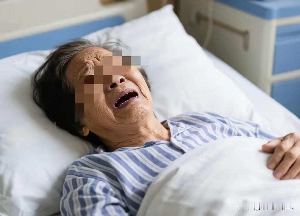 广州，6旬老太坐公交，期间坐累了，就起身在车厢过道里走动，活动腿脚。谁知，司机避