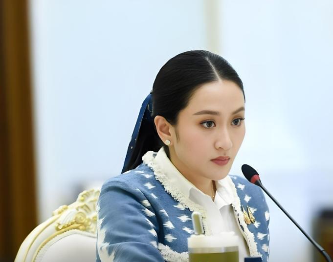 仗打赢了，他信家族却有难了，泰军方决定性胜利，佩通坦彻底绝望。泰国政坛最近发生