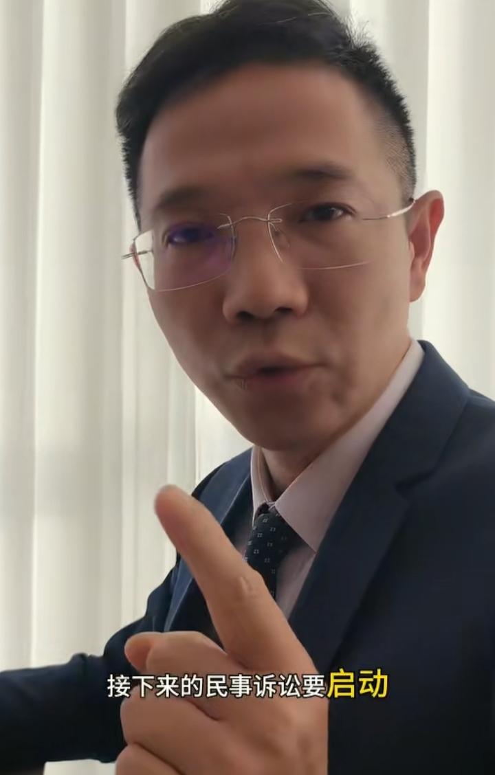 12月9日上午，李老师被打的第二次开会将宣判结果。对于结果，李老师预判了三种: