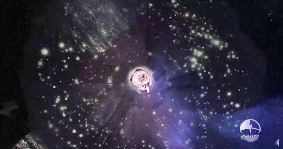 田曦薇美成这样哇哇！真的像芭比娃娃一样的舞台，超级超级好看啊宝宝！田曦薇千金舞